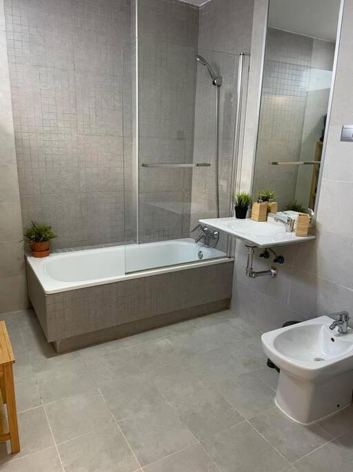 Bonito Apartamento Cerca Del Centro - Trinidad Malaga Luaran gambar